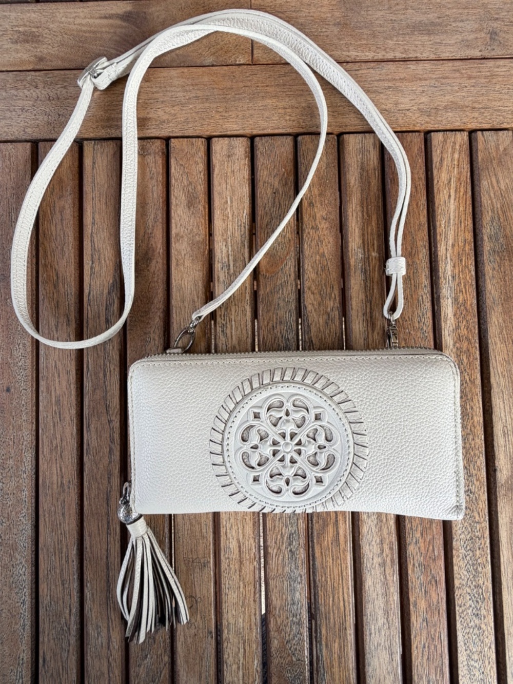 BRIGHTON FERRARA COLLECTION WINTER WHITE LG WALLET/ ORGANIZER CROSSBODY
